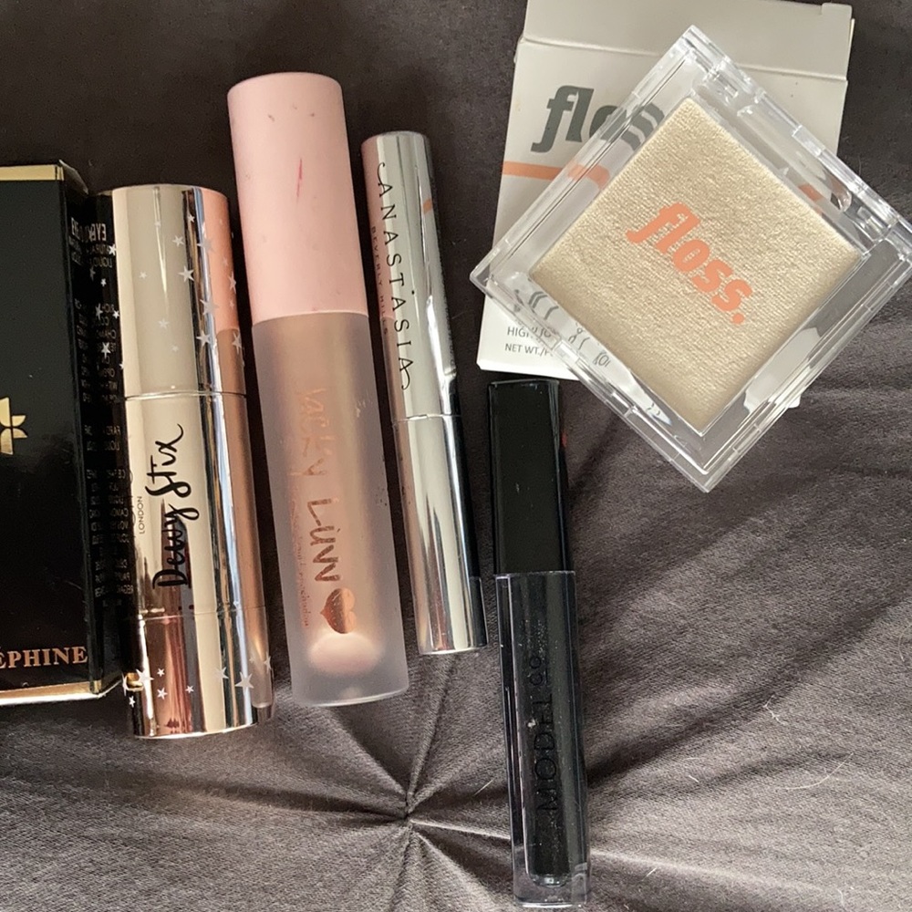 Makeup bundle - Picture 4 of 4